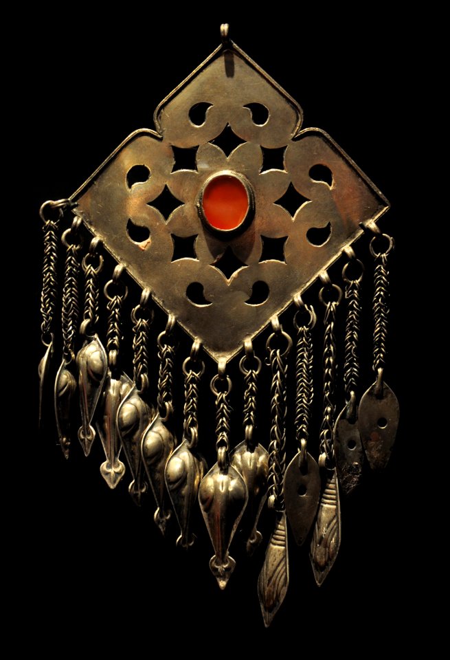 Musée du Quai Branly Pendentif turkmene 04032012 1