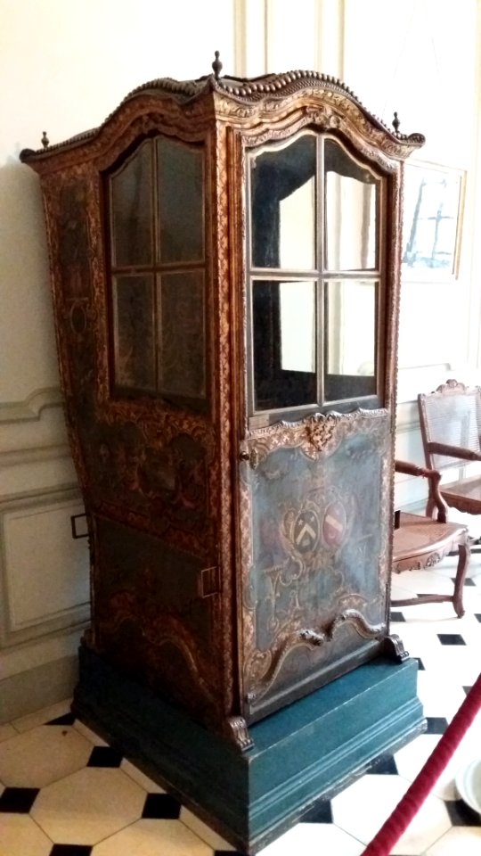 Musée des Tissus et des Arts décoratifs - Chaise à porteurs - Avignon