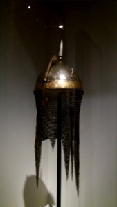Musée des Tissus et des Arts décoratifs - Casque à camail et nasal mobile