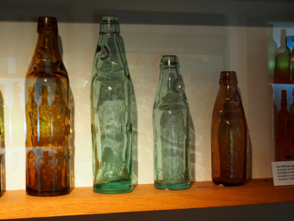 Musée Européen de la Bière - Old beer bottles pic11