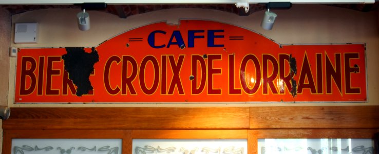 Musée Européen de la Bière - Biere Croix de Lorraine enamel advertising sign pic2