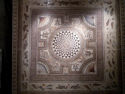 Musée Lugdunum - Mosaïque aux poissons - Vue presque complète