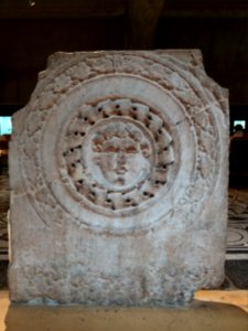 Musée Lugdunum - Relief biface - Nesp II 058 - Côté 2