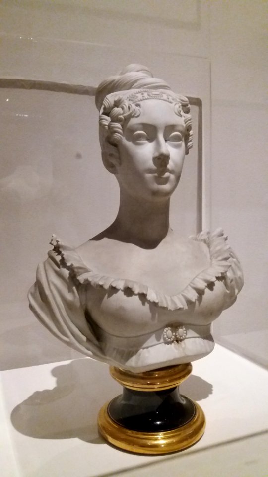 Musée des Tissus et des Arts décoratifs - Buste de la duchesse de Berry - François-Joseph Bosio