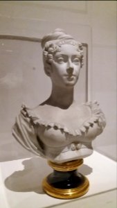 Musée des Tissus et des Arts décoratifs - Buste de la duchesse de Berry - François-Joseph Bosio