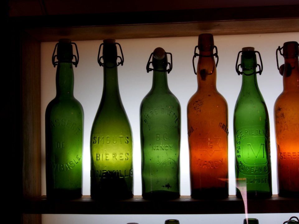Musée Européen de la Bière - Old beer bottles pic8