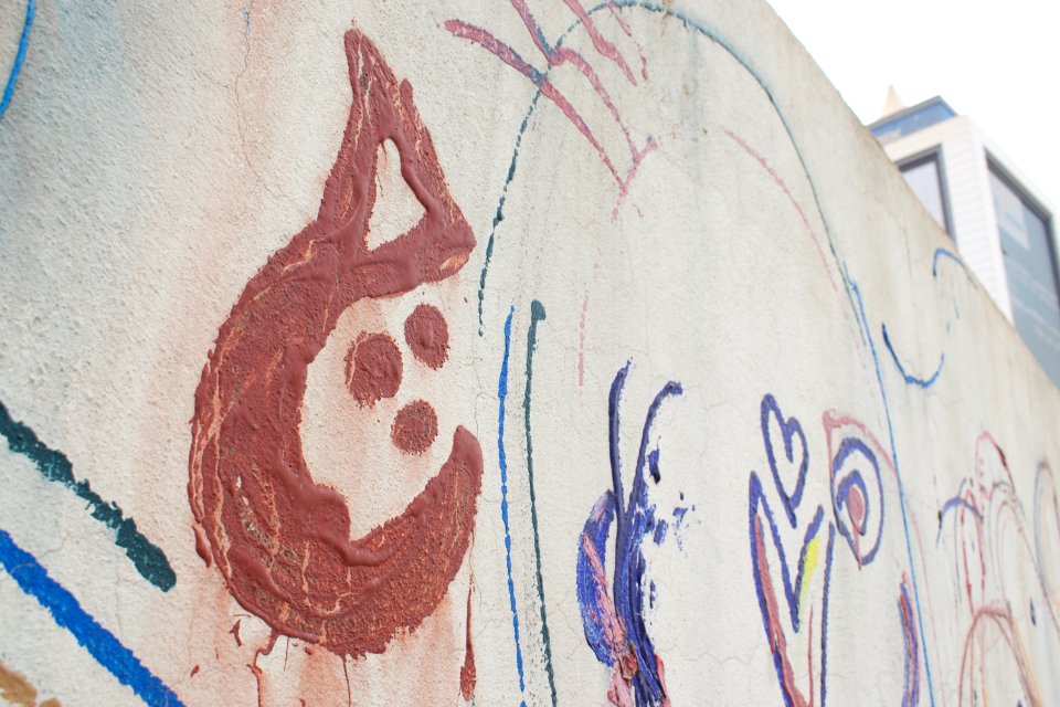 Mural by Farhad Pirbal at the Ankawa traffic light in Erbil 38