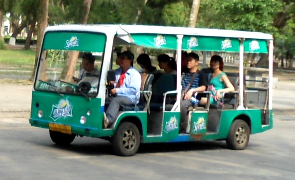 Multi-passenger vehicle 02