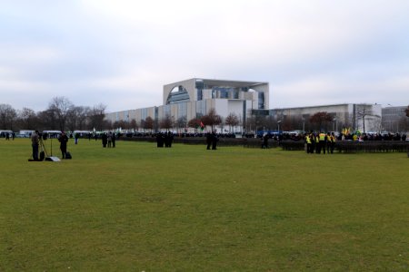 Multiple demonstrations on the Platz der Republik during Libya conference Berlin 2020-01-19 06