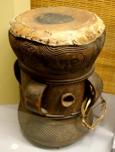 Mukupela drum - Chokwe - Royal Museum for Central Africa - DSC05816