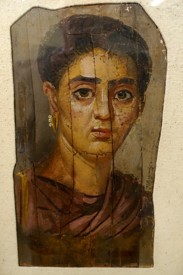 Mummy portrait of a distinguished woman, Egypt, Fayum, c. 130 AD, H 2197 - Martin von Wagner Museum - Würzburg, Germany - DSC05329