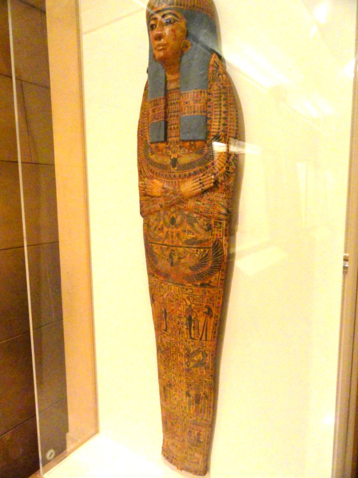Mummy cover of a temple singer, Thebes, Egypt, 21st Dynasty, c. 975 BC - Royal Ontario Museum - DSC09757