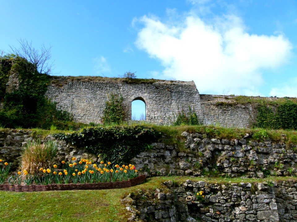 Murs en ruine à Fécamp 2