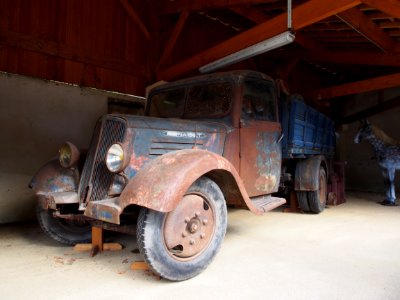 Musée Européen de la Bière, Very old Renault truck