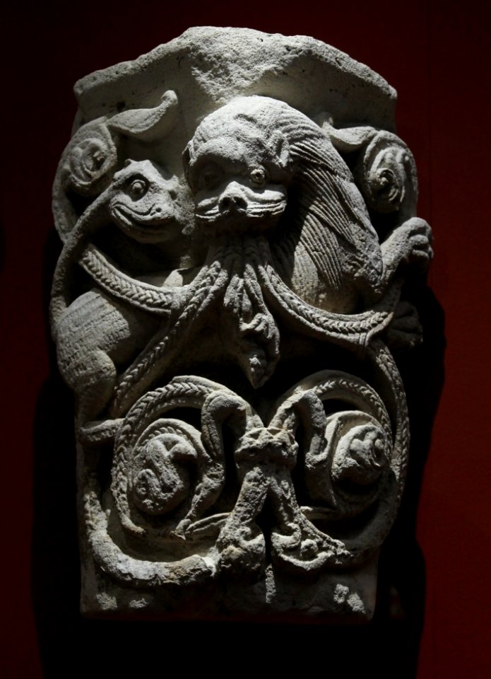 Musée de Cluny Naissance de la sculpture gothique Chapiteau Lion et rinceaux Abbatiale Sainte-Geneviève 05012019 B