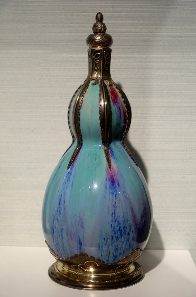 Mounted vase, Sevres, with metalwork by Michelsen, Copenhagen, before 1900, porcelain, silver - Hessisches Landesmuseum Darmstadt - Darmstadt, Germany - DSC00899