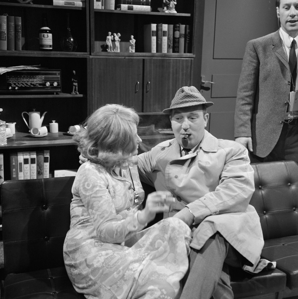Mounties Show, TV-programma. Piet Bambergen in scène, Bestanddeelnr 923-2153