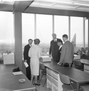 Mr. dr. Ch. J. M. A. van Rooy , Minister van Sociale Zaken en Werkgelegenheid op, Bestanddeelnr 911-5550