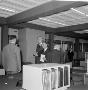 Mr. dr. Ch. J. M. A. van Rooy , Minister van Sociale Zaken en Werkgelegenheid op, Bestanddeelnr 911-5544