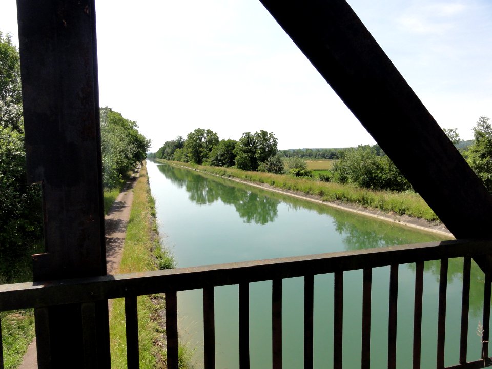 Moussy-Verneuil (Aisne) Canal de l'Oise à l'Aisne