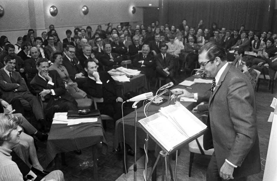 Mr. Barend Biesheuvel (voorzitter van de ARP) aan het woord, Bestanddeelnr 924-3303