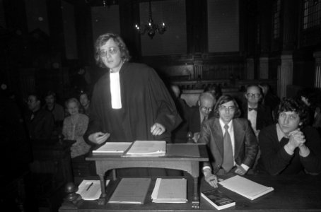 Mr. Bakker Schut en naast hem Kommer 't Mannetje (zakelijk leider van Proloog), Bestanddeelnr 927-0442