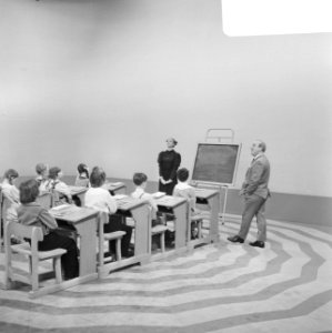 Mounties Show, TV-programma. Rechts Piet Bambergen, Bestanddeelnr 923-2149