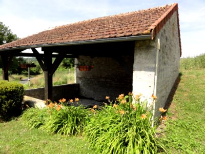 Moussy-Verneuil (Aisne) lavoir à Moussy
