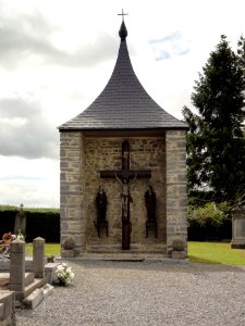Moustier-en-Fagne (Nord, Fr) calvaire du cimetière