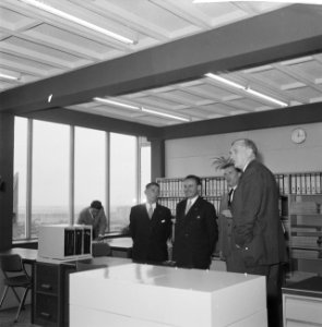 Mr. dr. Ch. J. M. A. van Rooy , Minister van Sociale Zaken en Werkgelegenheid op, Bestanddeelnr 911-5542