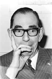 Mr. C.L.W. Fock, vice-voorzitter van het comité en commissaris van de koningin …, Bestanddeelnr 924-3285
