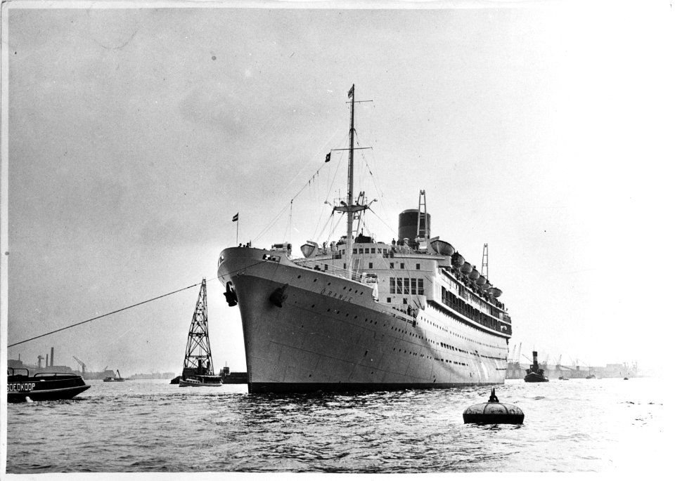 MS Oranje van de SMN, in dienst als Hospitaalschip., Bestanddeelnr 935-3187