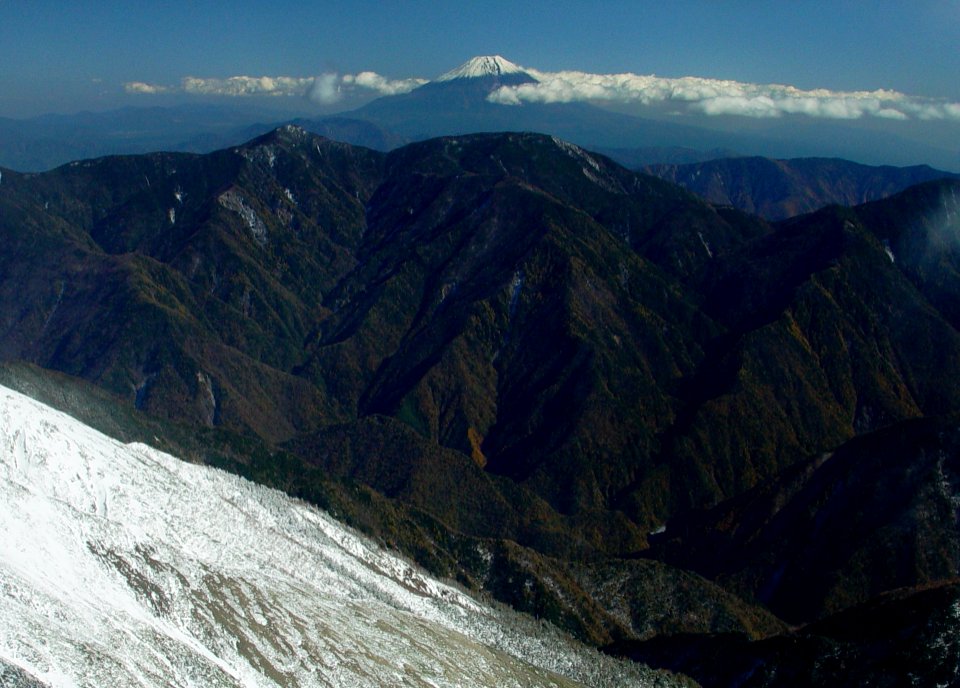 Mount Fuji and Mount Zaru from Mount Hijiri 2002-11-06