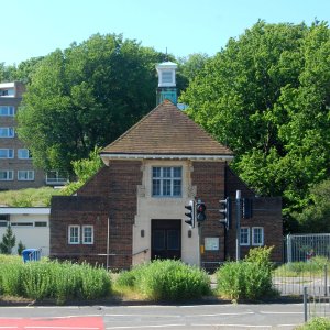Moulsecoomb Hall, Lewes Road, Moulsecoomb (May 2020) (2)