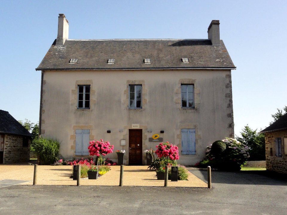 Moulins-le-Carbonnel (Sarthe) mairie