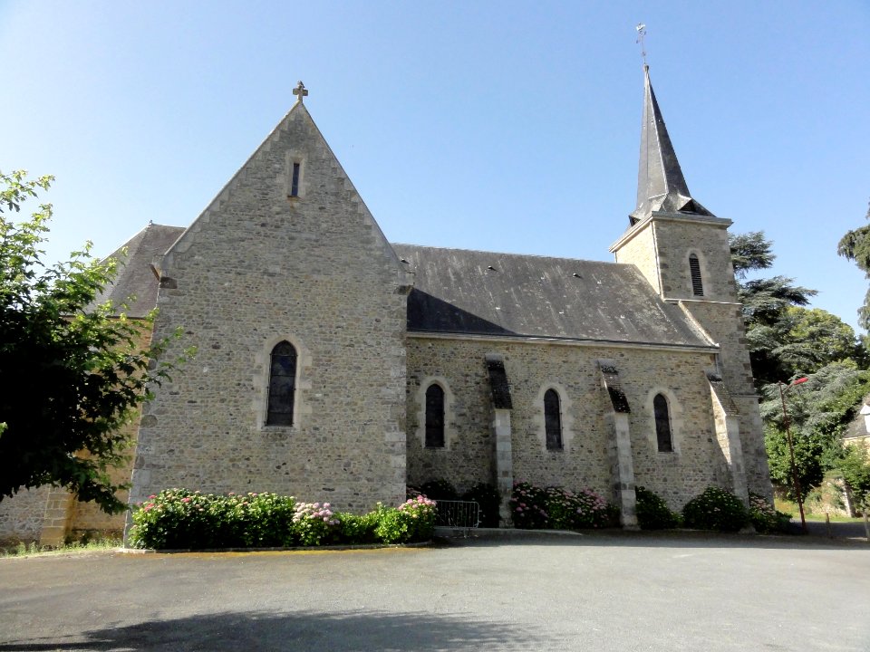Moulins-le-Carbonnel (Sarthe) église (04)