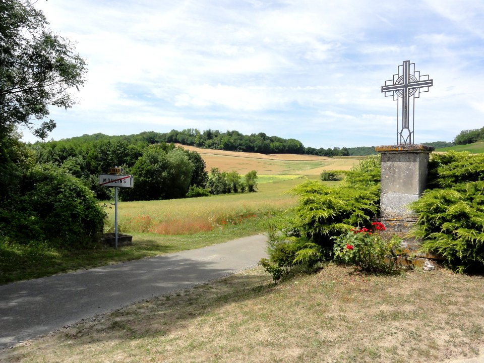 Moulins (Aisne) croix de chemin nord