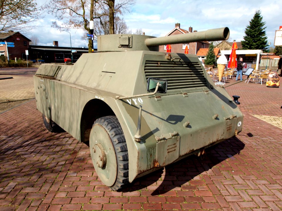MOWAG Panzerattrappe pic1