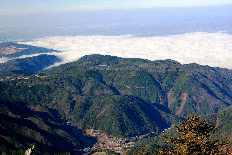Mount Hoko and Lake Nenoue from Mount Ena 2010-12-12