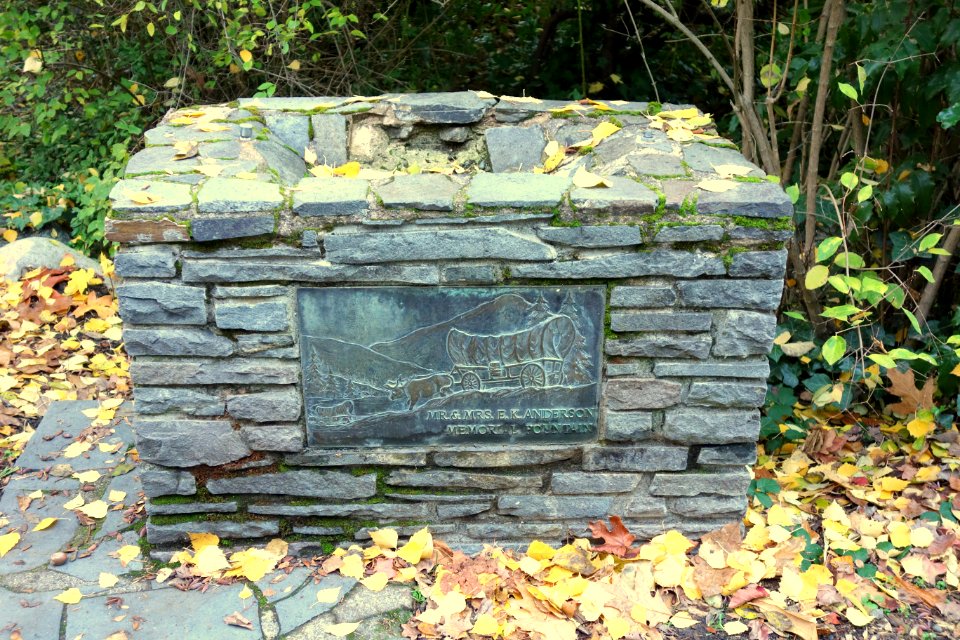 Mr. & Mrs. E. K. Anderson Memorial Fountain - Lithia Park - Ashland, Oregon - DSC02675
