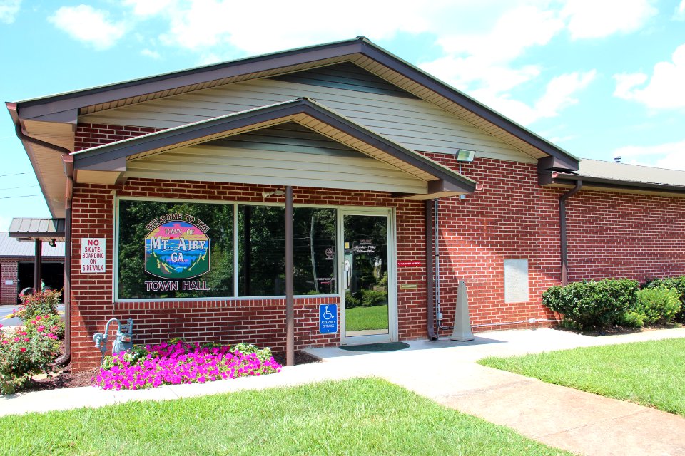 Mount Airy, Georgia City Hall