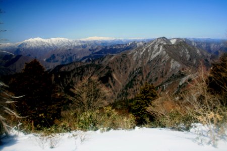 Mount Haku and Mount Hanabusa from Mount Odugongen 2009-03-30