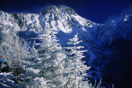 Mount Akadake from Nakayamanokkoshi 1996-1-20