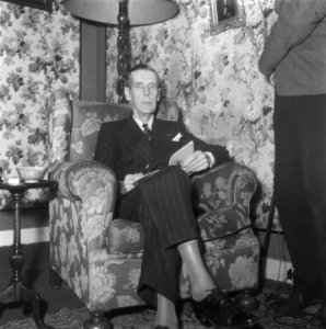 Mr. J.C.E. baron van Lynden, voorzitter van het Nederlandse Rode Kruis, Bestanddeelnr 900-9786