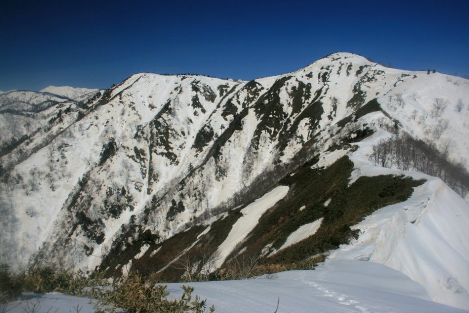 Mount Hideri and Bessan 2009-04-07