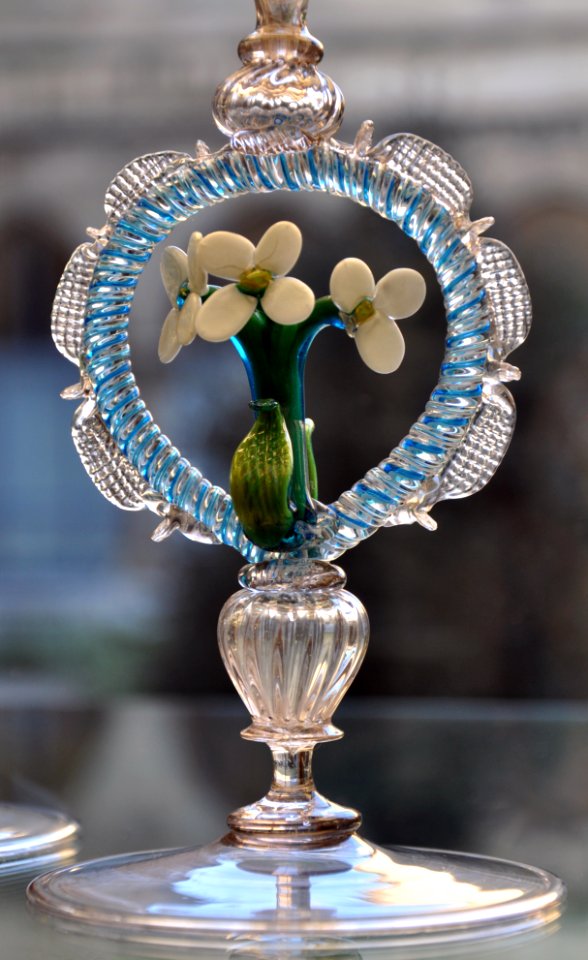 MRAH Verre 20022012 Coupe a fleur