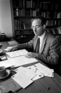 Mr. K. van Eerd , een der samenstellers van brief aan KVP, Bestanddeelnr 920-6045