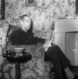 Mr. J.C.E. baron van Lynden, voorzitter van het Nederlandse Rode Kruis, Bestanddeelnr 900-9788