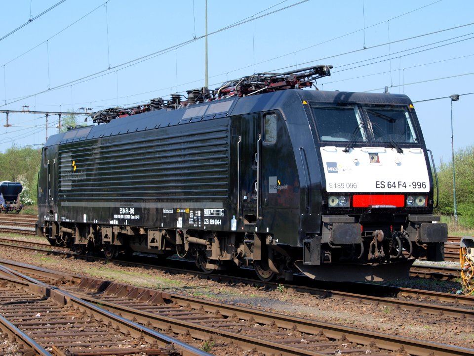 MRCE dispolok E189096 ES64F4-996 p3 19April2009