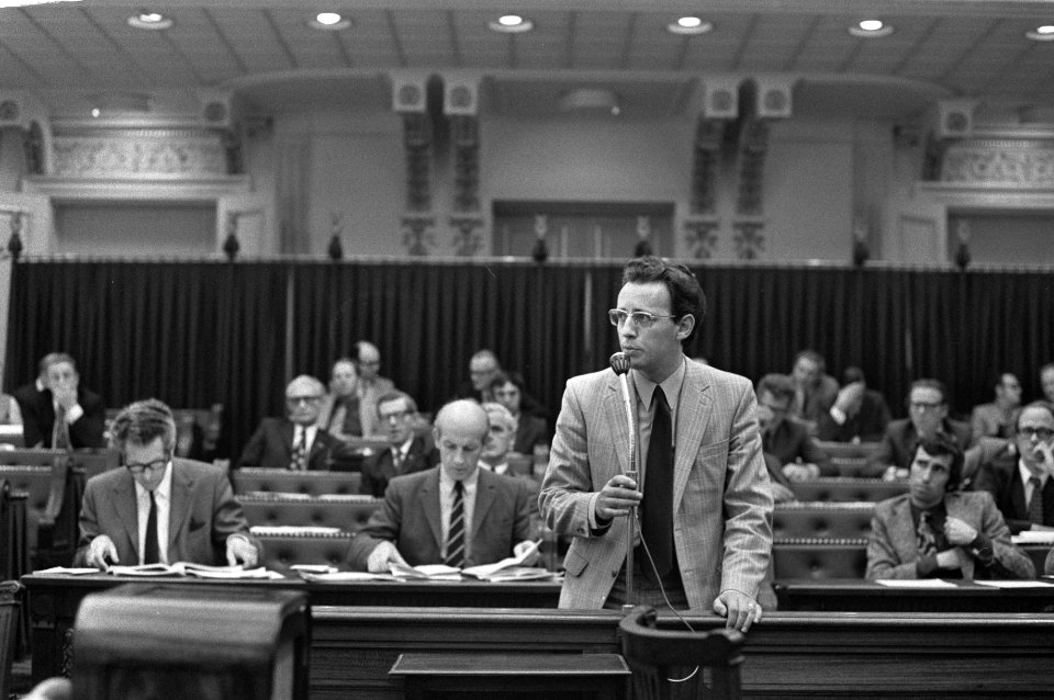 Mr. M.L. de Brauw (DS70) tijdens een debat in de Tweede Kamer in Den Haag, Bestanddeelnr 925-7027